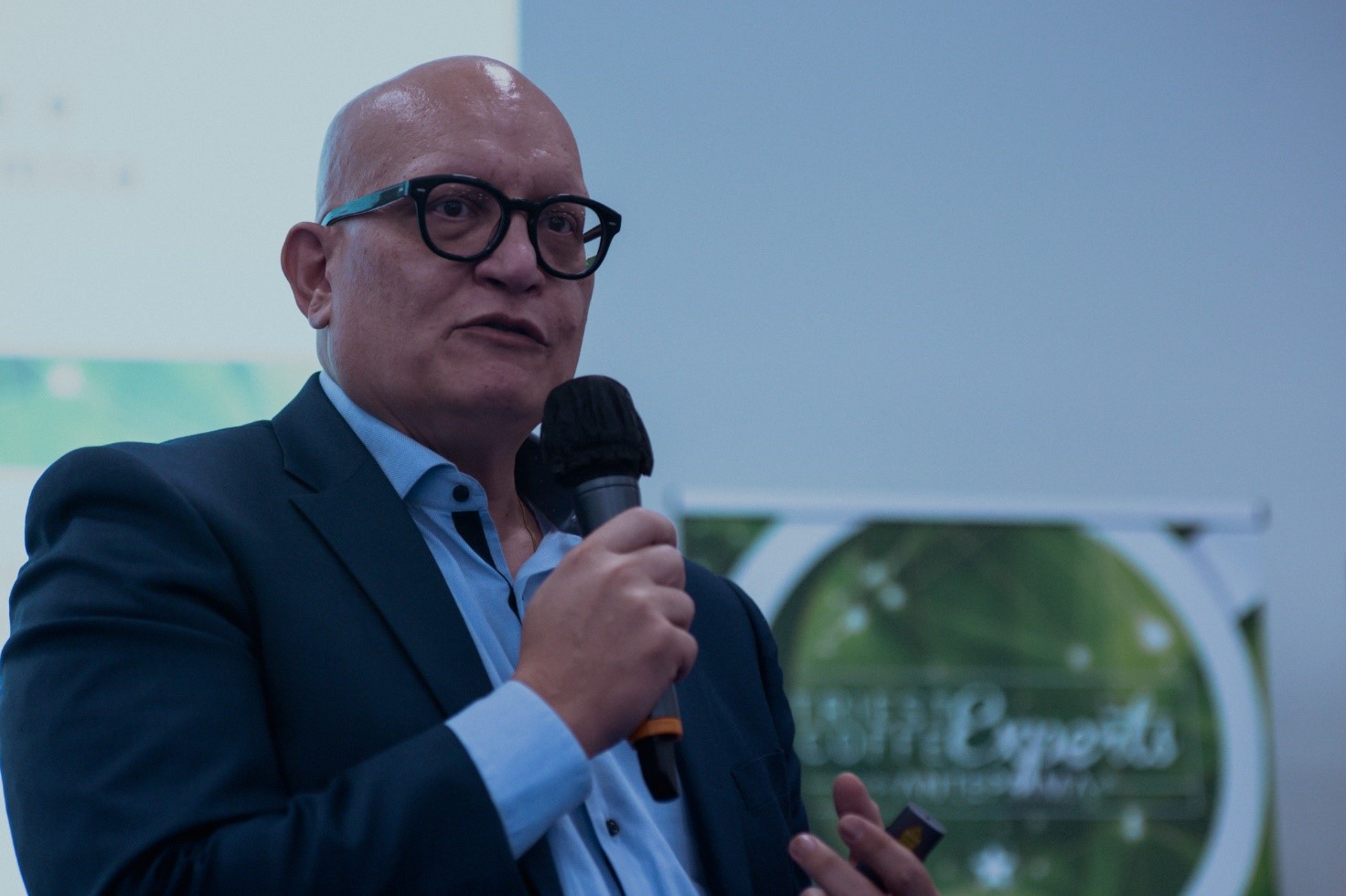 Anthropocentrism, resilience ands sustainability: Bazzara goes towards the metaverse and the industry 5.0